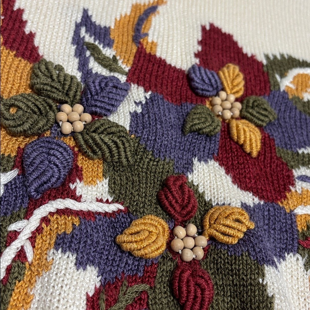 Vintage (S) MISTER LEONARD Floral Embroidered Cream Knit Sweater Top Wood Beads - Picture 8 of 13
